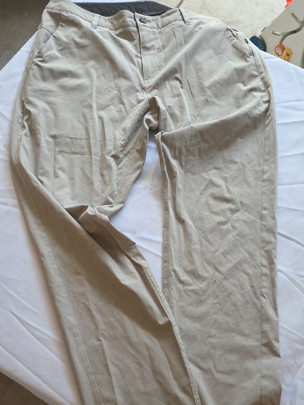 Vuori Light Khaki Chino Pants